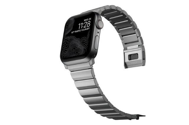 Correa metálica Nomad Titanium Band Apple Watch 45/49 mm plata